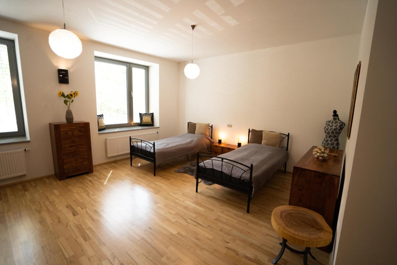 Black Field Apartment Brno Eksteriør billede