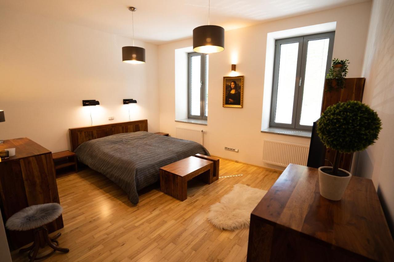 Black Field Apartment Brno Eksteriør billede